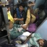ट्रेन में जानलेवा भीड़: ट्रेन में अधिक यात्री होने से घुट गया दम, युवक की मौत